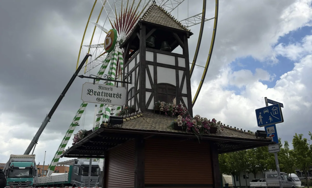 Sterkrade 2026: Bellevue Riesenrad-Aufbau kommt sichtbar voran