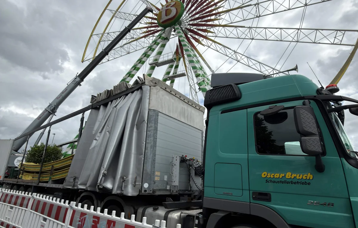 Sterkrade 2026: Bellevue Riesenrad-Aufbau kommt sichtbar voran
